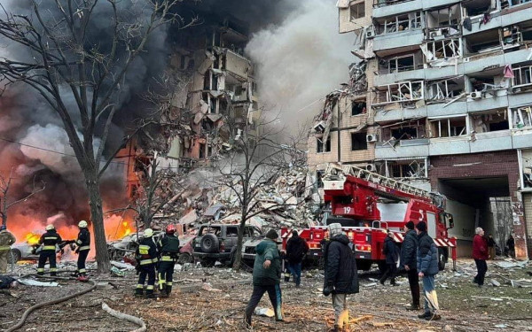 Ντνίπρο - Ουκρανία: Πάνω από 35 οι νεκροί από το ρωσικό βομβαρδισμό πολυκατοικίας