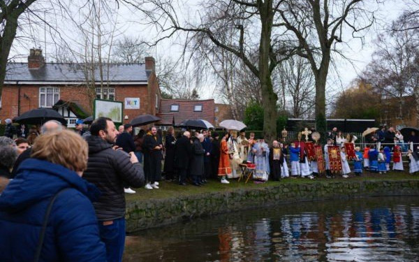 Θεοφάνεια: Αγιασμός των υδάτων στο Μπέρμιγχαμ και για πρώτη φορά στην Τασμανία (φωτ.)