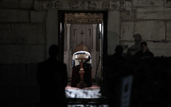 Κηδεία τέως βασιλιά Κωνσταντίνου: Όλα έτοιμα για το τελευταίο «αντίο» το μεσημέρι - Όλο το τελετουργικό (βίντεο, φωτ.)