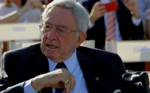 Σε κρίσιμη κατάσταση στη ΜΕΘ έπειτα από οξύ εγκεφαλικό ο τέως βασιλιάς Κωνσταντίνος