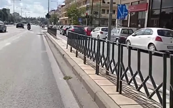 Δύο μέτρα, δύο σταθμά: «Ναι», και ορθώς, σε οδό «Άλκη Καμπανού», «όχι» σε λεωφόρο «Μίκη Θεοδωράκη» . Του Νίκου Ηλιάδη