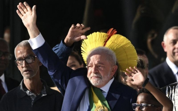 Λούλα: «Ο Ζελένσκι δεν μπορεί να τα θέλει όλα» - «Θα μπορούσε να εκχωρήσει την Κριμαία στη Ρωσία για να τερματιστεί η σύρραξη»