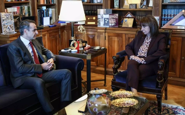 Μητσοτάκης σε Σακελλαροπούλου: Επιστροφή των Γλυπτών του Παρθενώνα με σεβασμό στις κόκκινες γραμμές