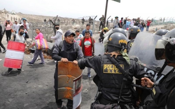 Πολιτική κρίση στο Περού: Τουλάχιστον 17 νεκροί στα επεισόδια στη Χουλιάκα