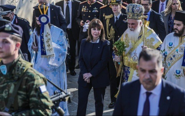 Κ. Σακελλαροπούλου: H σημερινή μέρα φέρνει το μήνυμα της νίκης του φωτός ενάντια στο σκότος