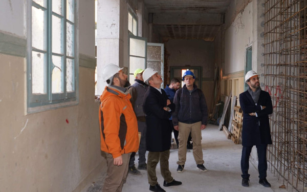 Θεσσαλονίκη: Σε εξέλιξη τα έργα αποκατάστασης του διατηρητέου σχολείου της οδού Κριεζώτου	