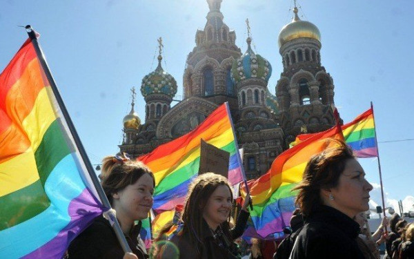 Ρωσία: Οι κλινικές στελεχώνονται με σεξολόγους για να «γιατρέψουν» τους «ασθενείς» της ΛΟΑΤΚΙ+ κοινότητας