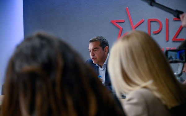 Επίθεση με αιχμή τις παρακολουθήσεις και στόχευση στη νέα γενιά 