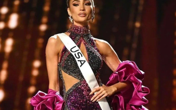 Αρ Μπόνι Γκάμπριελ: Η καθηγήτρια ραπτικής που έγινε η νέα Μις Υφήλιος (βίντεο, φωτ.)