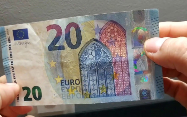 ΕΚΤ: 376.000 πλαστά χαρτονομίσματα ευρώ αποσύρθηκαν το 2022