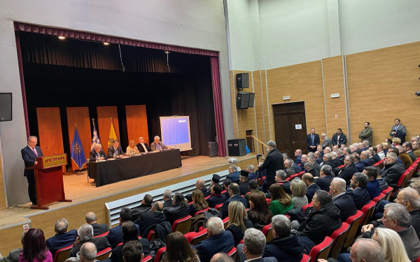 Πολύς κόσμος για τον Κώστα Καραμανλή στη Φλώρινα