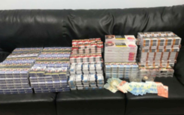 Πωλούσε σε κατάστημα ψιλικών της γυναίκας του λαθραία τσιγάρα