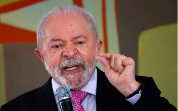 Βραζιλία: Ο Λούλα ξηλώνει τον αρχηγό του στρατού 