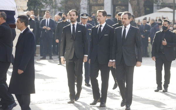 Τέως Βασιλιάς Κωνσταντίνος: Δύο μνημόσυνα για τις 40 ημέρες από τον θάνατό του (βίντεο)