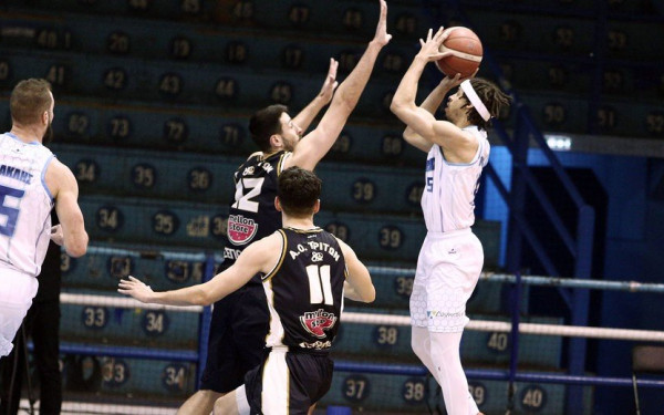 Μπάσκετ: Μεγάλη νίκη του Ηρακλή επί του Τρίτωνα στο άδειο Ιβανώφειο (βίντεο)