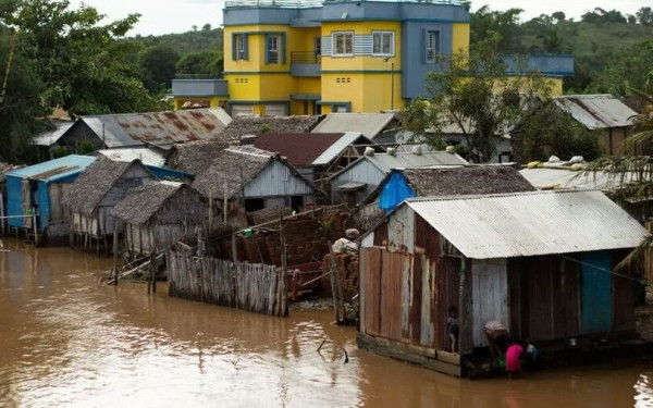 Μαδαγασκάρη: 25 νεκροί και 38.000 εκτοπισμένοι από το πέρασμα τροπικής καταιγίδας