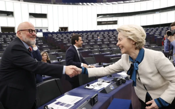 Ο ευρωβουλευτής Μαρκ Άνγκελ στη θέση της Εύας Καϊλή