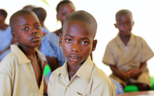 Σουδάν: Πάνω από 1.200 παιδιά πέθαναν από ιλαρά και υποσιτισμό σε καταυλισμούς σε 5 μήνες