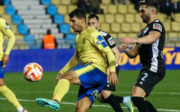 Super League: Μοιρασιά στο θρίλερ του Αγρινίου (βίντεο)