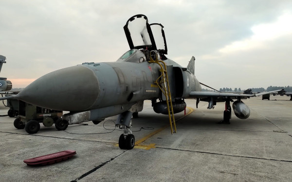 Πτώση Phantom F-4: Έκανε κλειστή στροφή σε πολύ χαμηλό ύψος πριν τη συντριβή - Πώς έγινε η άσκηση