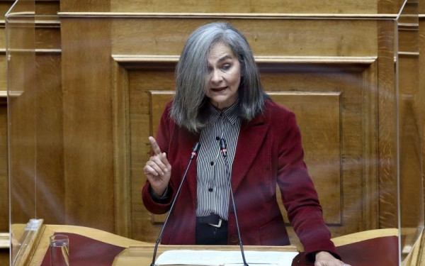  Πρόταση δυσπιστίας - Σ. Σακοράφα: «Οι υποκλοπές είναι βαρύ έγκλημα κατά της Δημοκρατίας»