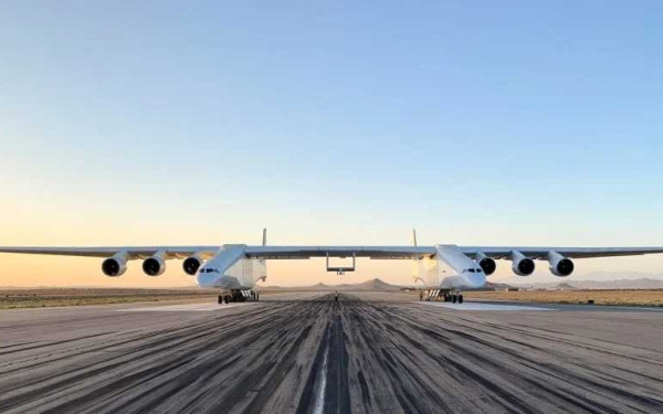 Στον αέρα για έξι ώρες το μεγαλύτερο αεροσκάφος στον κόσμο - Οι διαστάσεις του  (βίντεο)