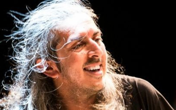 Ο Γιάννης Χαρούλης για τέσσερις εμφανίσεις στη Θεσσαλονίκη 