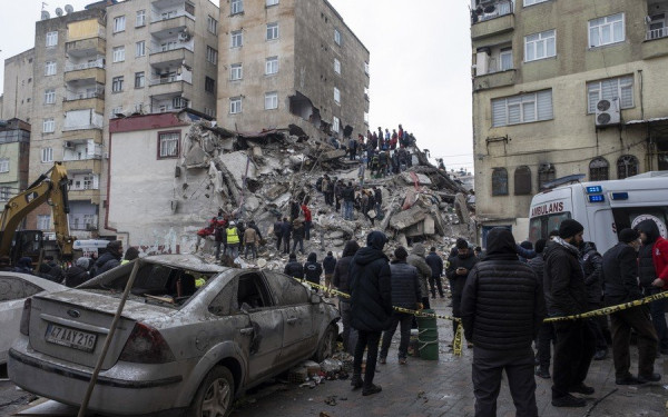 Δεκάδες αθλητές στην Τουρκία είναι θαμμένοι κάτω από τα συντρίμμια
