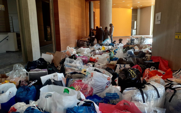 Σεισμός στην Τουρκία: «Πλημμύρισε» από αλληλεγγύη το δημαρχείο Θεσσαλονίκης (φωτ.)