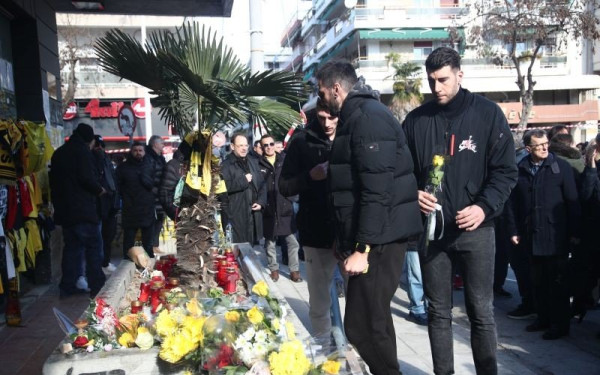 Οι εκδηλώσεις μνήμης για τον αδικοχαμένο Άλκη Καμπανό - Λουλούδια και κεράκια στο σημείο της στυγερής δολοφονίας (φωτ.)