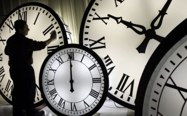 Τι θα συμβεί με την αλλαγή ώρας; Πότε γυρίζουμε και πάλι τα ρολόγια μας