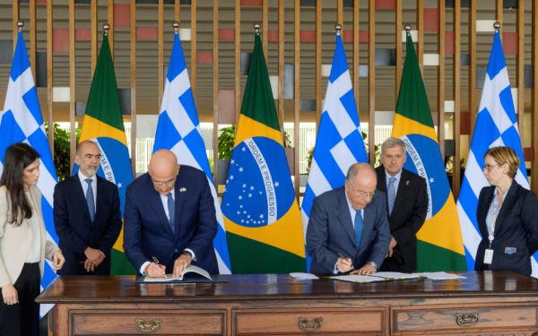 Ελλάδα και Βραζιλία υπέγραψαν 3 συμφωνίες στη Μπραζίλια