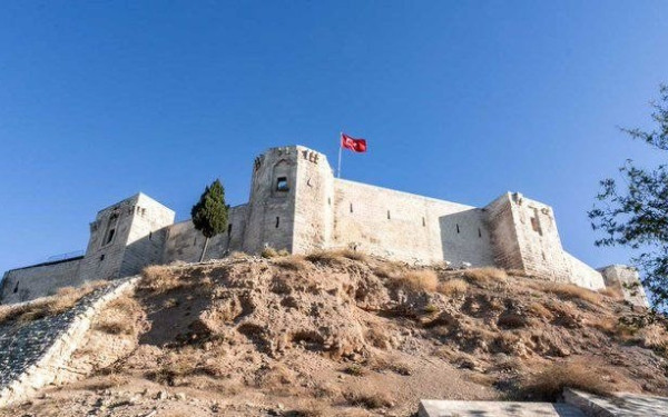 Τουρκία: Κατέρρευσε κάστρο 2.200 ετών από το σεισμό (βίντεο, φωτ.)