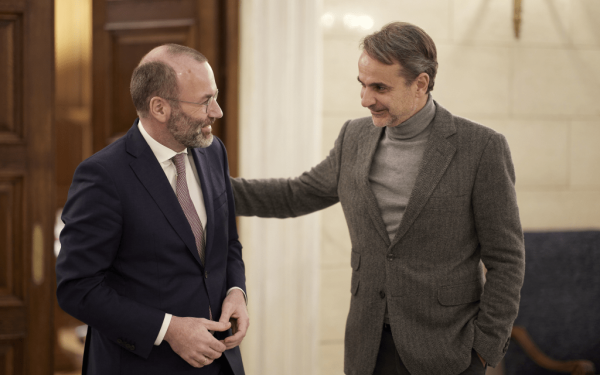 Τετ-α-τετ Μητσοτάκη-Βέμπερ στο Μ. Μαξίμου