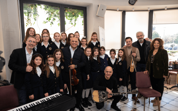 Μέγαρο Μουσικής Θεσσαλονίκης: 240 παιδιά τραγουδούν και δίνουν τα έσοδα για τα παιδιά του Ιπποκρατείου (φωτ.)