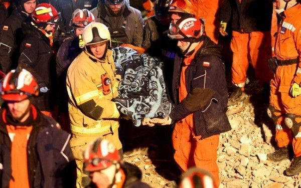 Φονικός σεισμός: Φωνές κάτω από τα ερείπια- Μια 24χρονη κοπέλα έστειλε μήνυμα στην Πολιτική Προστασία 