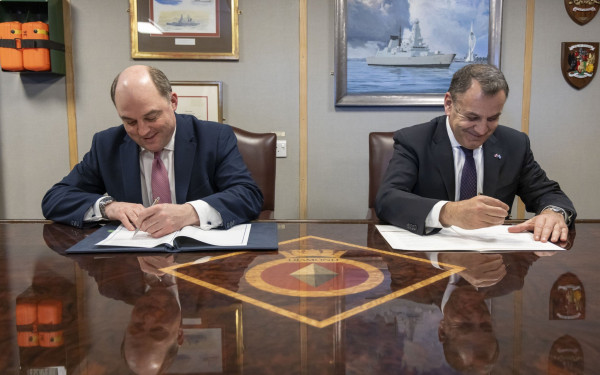 Υπεγράφη Διακήρυξη Αμυντικής Συνεργασίας μεταξύ Ελλάδος και Ηνωμένου Βασιλείου (φωτ.)