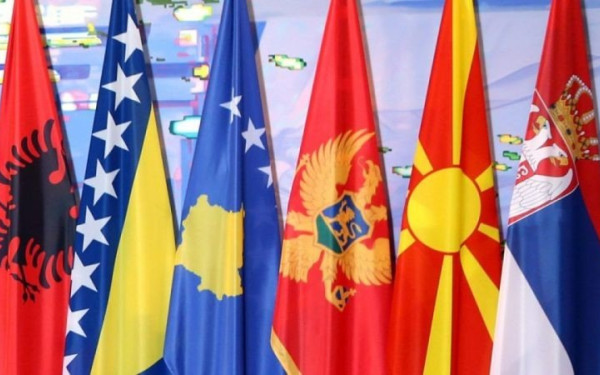 Ειδικό καθεστώς, ανάλογο αυτού των Σέρβων του Κοσόβου, διεκδικούν Αλβανοί και Βόσνιοι στη νότια Σερβία