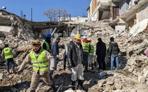 Σεισμός στην Τουρκία: Εκατοντάδες παιδιά αγνοούνται μετά τη διάσωσή τους