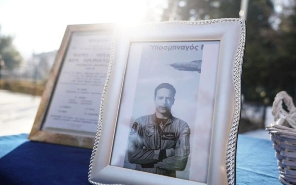 Ράγισε καρδιές η μητέρα του Μάριου-Μιχαήλ Τουρούτσικα: «Ήσουν ο γιος που θα ήθελε κάθε μάνα. Πέθανες υπέρ πατρίδος, Αθάνατος» (βίντεο, φωτ.)