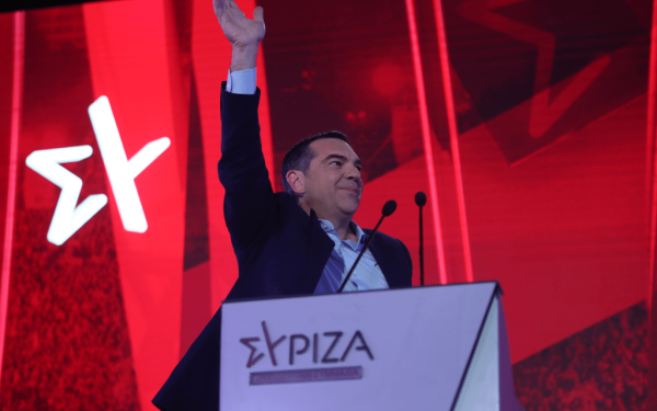 Εμφάνιση Τσίπρα αλά ΔΕΘ στο... «Ιβανώφειο» - Τα διλήμματα που έθεσε ο αρχηγός της αξιωματικής αντιπολίτευσης (βίντεο)