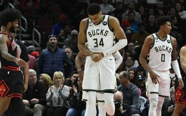 ΝΒΑ: Ο Αντετοκούνμπο τραυματίστηκε και κινδυνεύει να χάσει το All Star Game (βίντεο)