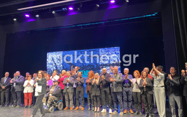 Καλαμαριά: Μεγαλειώδης πρεμιέρα της Χρύσας Αράπογλου στο κατάμεστο «Μελίνα Μερκούρη» (βίντεο & φωτ.)