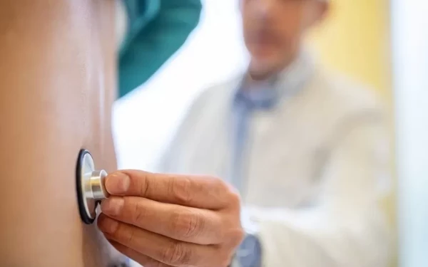 Σε έξαρση ο κορονοϊός και η γαστρεντερίτιδα - «Πάνω από 100 εισαγωγές την ημέρα στα νοσοκομεία» (βίντεο)