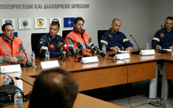 Οι Έλληνες διασώστες της ΕΜΑΚ μιλούν για τις φωνές των θαμμένων ζωντανών (βίντεο)