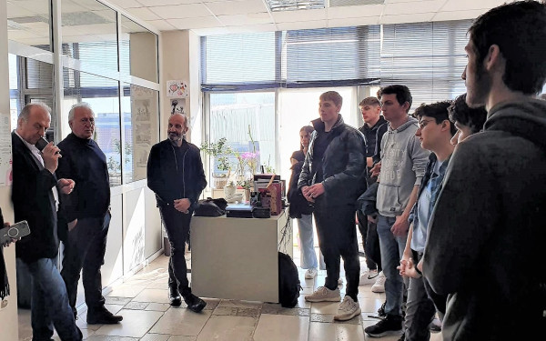 Καλαμαριά: Φρέσκο αέρα στα γραφεία του ΑΠΕ-ΜΠΕ έφεραν μαθητές και μαθήτριες του 7ου Λυκείου 