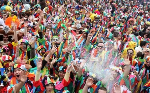 Πληρότητα 100% στα ξενοδοχεία το τριήμερο της Αποκριάς - Καρναβαλικές εκδηλώσεις, έθιμα και γιορτές σε κάθε γωνιά της Ελλάδας