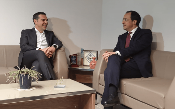 Συναντήθηκαν Τσίπρας-Χριστοδουλίδης στη Λευκωσία