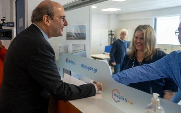 Κ. Χατζηδάκης: 3+10 πρότυπα υποκαταστήματα δείχνουν το νέο πρόσωπο του ΕΦΚΑ