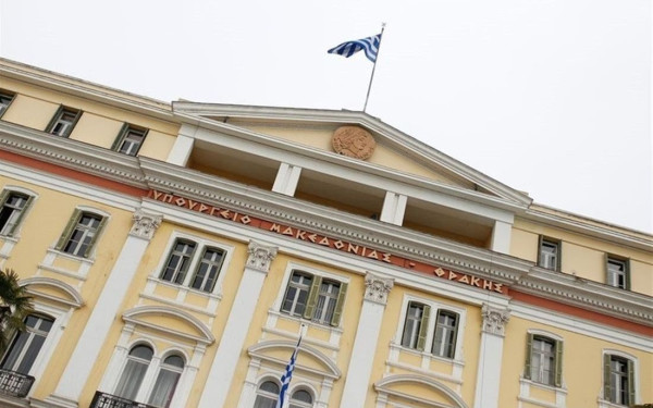 Συνάντηση Καλαφάτη με τον νέο εντεταλμένο της Γερμανίας για την ελληνογερμανική συνέλευση